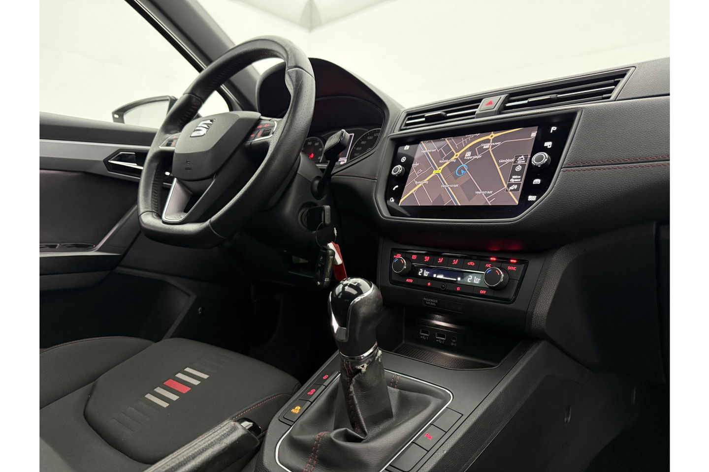 SEAT Ibiza 1.0 TSI FR Pano Beats Camera Carplay Clima Cruise LED Navigatie PDC 17"LMV
