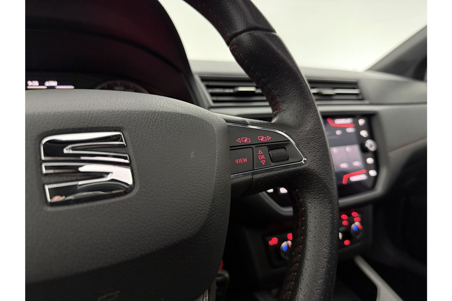 SEAT Ibiza 1.0 TSI FR Pano Beats Camera Carplay Clima Cruise LED Navigatie PDC 17"LMV