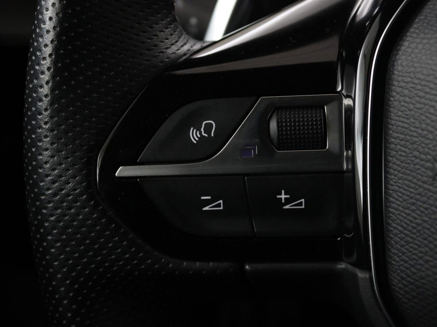 Peugeot 508 1.6 HYbrid GT | Leder | Stoelverwarming | 360 camera | Focal Sound | Memory | Adaptive cruise | Carplay | Keyless | Navigatie | Full LED | PHEV