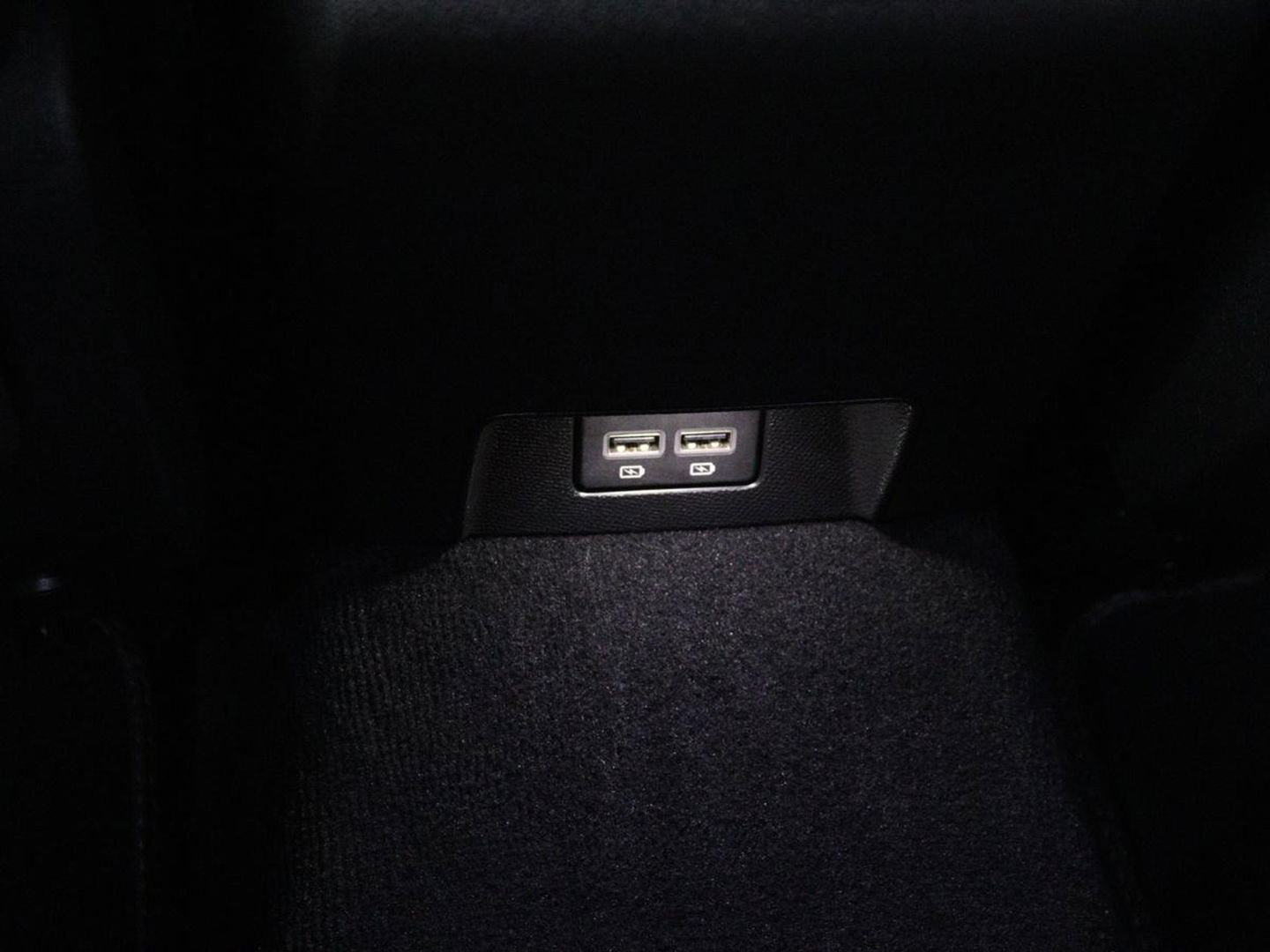 Peugeot 508 1.6 HYbrid GT | Leder | Stoelverwarming | 360 camera | Focal Sound | Memory | Adaptive cruise | Carplay | Keyless | Navigatie | Full LED | PHEV