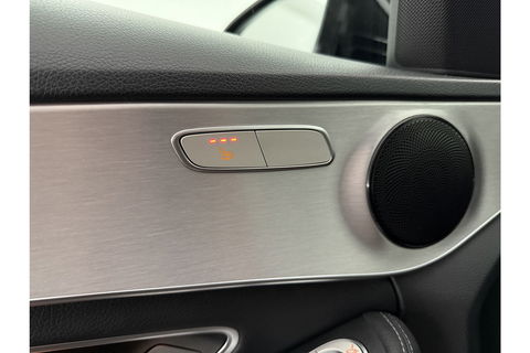 Mercedes-Benz C-Klasse AMG Camera Trekhaak LED Virtual Cruise Clima Navi PDC 18''LMV