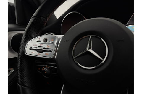Mercedes-Benz C-Klasse AMG Camera Trekhaak LED Virtual Cruise Clima Navi PDC 18''LMV