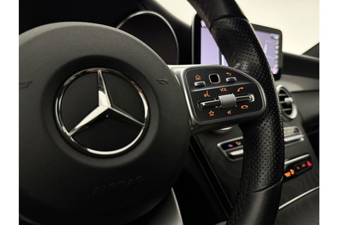 Mercedes-Benz C-Klasse AMG Camera Trekhaak LED Virtual Cruise Clima Navi PDC 18''LMV