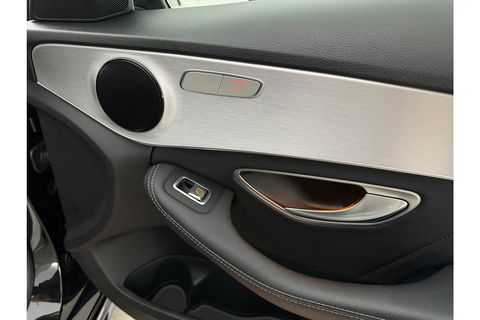 Mercedes-Benz C-Klasse AMG Camera Trekhaak LED Virtual Cruise Clima Navi PDC 18''LMV