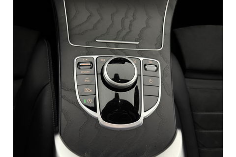 Mercedes-Benz C-Klasse AMG Camera Trekhaak LED Virtual Cruise Clima Navi PDC 18''LMV