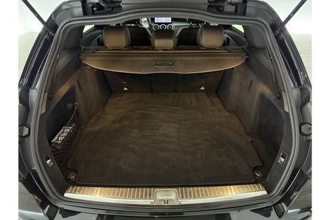 Mercedes-Benz C-Klasse AMG Camera Trekhaak LED Virtual Cruise Clima Navi PDC 18''LMV