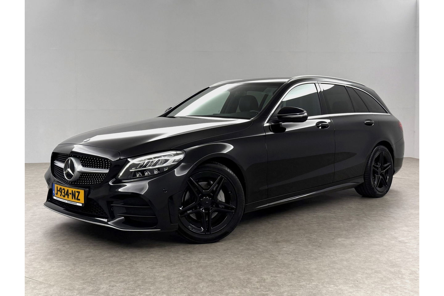 Mercedes-Benz C-Klasse AMG Camera Trekhaak LED Virtual Cruise Clima Navi PDC 18''LMV