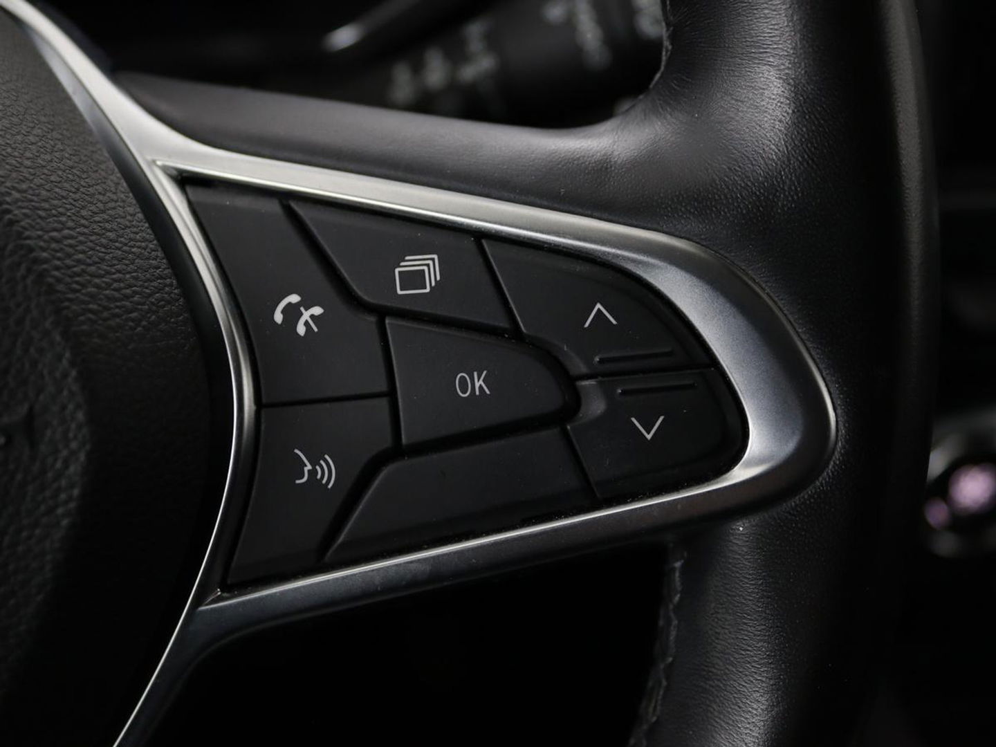 Renault Captur 1.6 E-Tech Plug-in Hybrid 160 Intens | Adaptive cruise | Stuurverwarming | Carplay | Full LED | Keyless | Navigatie | Parkeerhulp