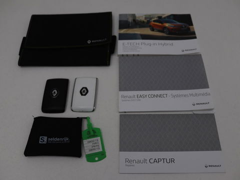 Renault Captur 1.6 E-Tech Plug-in Hybrid 160 Intens | Adaptive cruise | Stuurverwarming | Carplay | Full LED | Keyless | Navigatie | Parkeerhulp