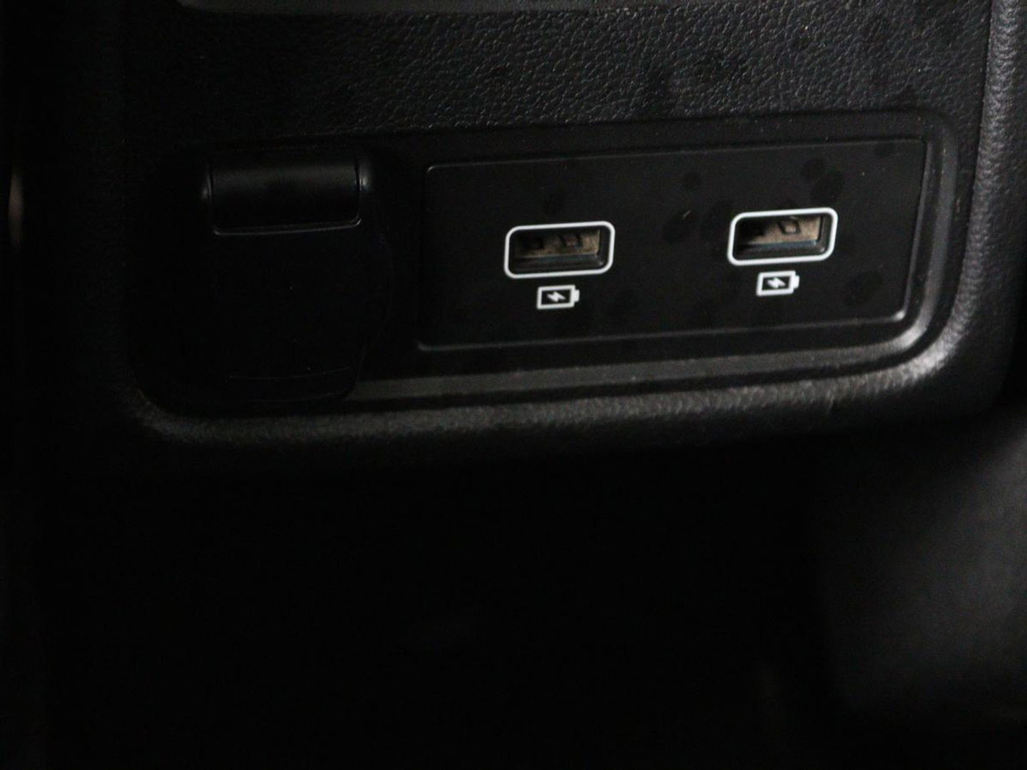 Renault Captur 1.6 E-Tech Plug-in Hybrid 160 Intens | Adaptive cruise | Stuurverwarming | Carplay | Full LED | Keyless | Navigatie | Parkeerhulp