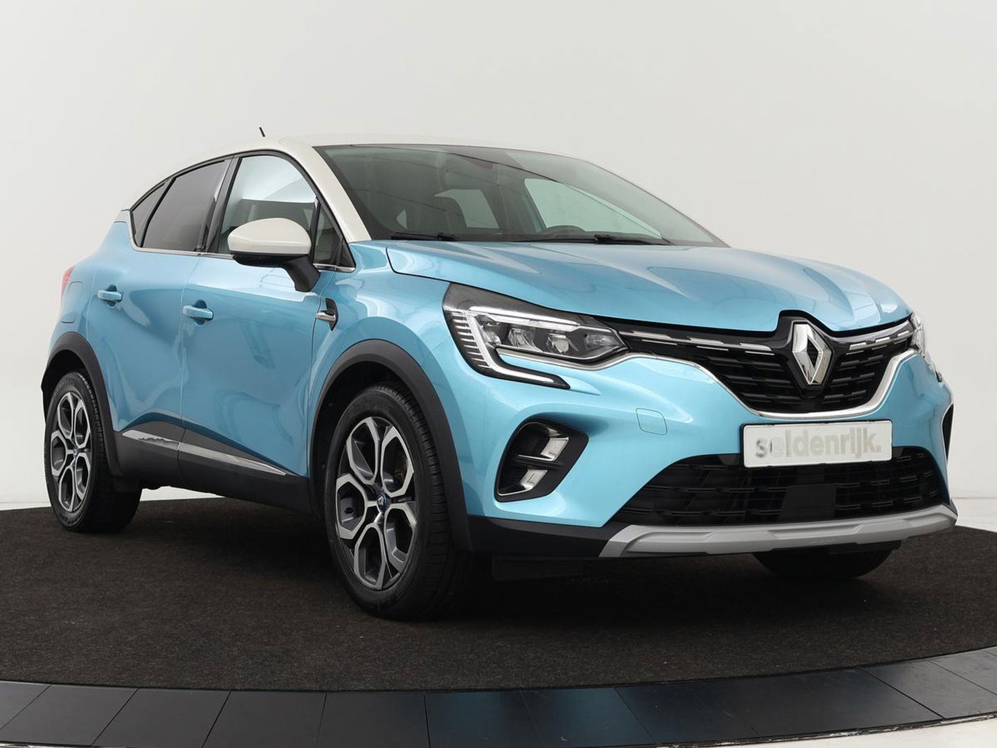 Renault Captur 1.6 E-Tech Plug-in Hybrid 160 Intens | Adaptive cruise | Stuurverwarming | Carplay | Full LED | Keyless | Navigatie | Parkeerhulp