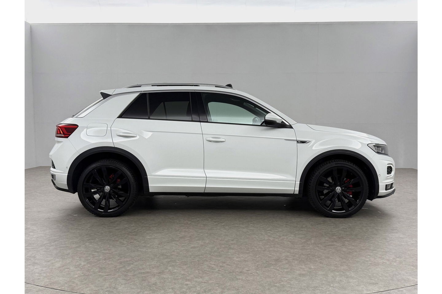 Volkswagen T-Roc 1.5 TSI R-line DSG 150PK Pano LED Virtual Trekhaak ACC Camera Carplay Clima Navi 19"LMV