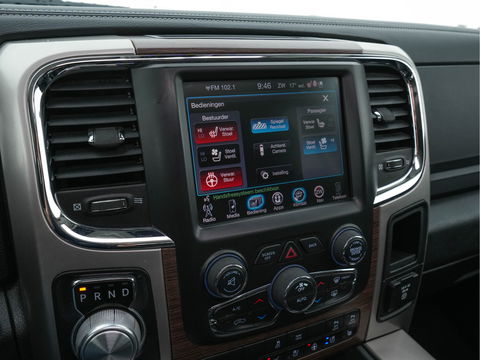 Dodge Ram 1500 5.7 V8 HEMI LARAMIE Quad-Cab 6'4 [ 5-Pers. ] Aut. *PANO | LUXURY-LEATHER | MEMORY-PACK | ALPINE-SOUNDSYSTEM | CAMERA | NAVI-FULLMAP | HEATED-COOLED-COMFORTSEATS| TOWBAR | 20''ALU*