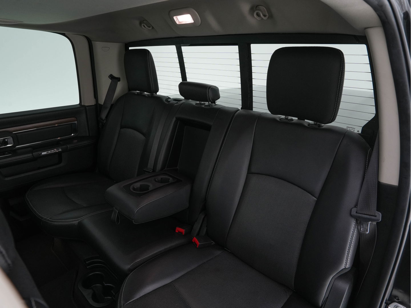 Dodge Ram 1500 5.7 V8 HEMI LARAMIE Quad-Cab 6'4 [ 5-Pers. ] Aut. *PANO | LUXURY-LEATHER | MEMORY-PACK | ALPINE-SOUNDSYSTEM | CAMERA | NAVI-FULLMAP | HEATED-COOLED-COMFORTSEATS| TOWBAR | 20''ALU*