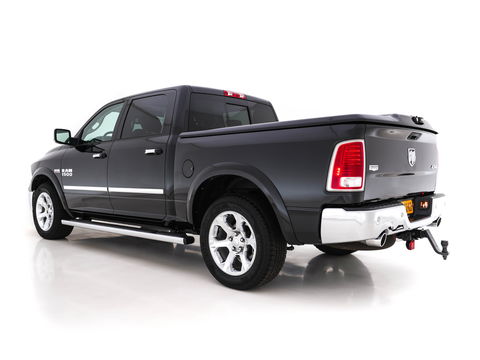 Dodge Ram 1500 5.7 V8 HEMI LARAMIE Quad-Cab 6'4 [ 5-Pers. ] Aut. *PANO | LUXURY-LEATHER | MEMORY-PACK | ALPINE-SOUNDSYSTEM | CAMERA | NAVI-FULLMAP | HEATED-COOLED-COMFORTSEATS| TOWBAR | 20''ALU*