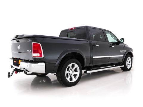 Dodge Ram 1500 5.7 V8 HEMI LARAMIE Quad-Cab 6'4 [ 5-Pers. ] Aut. *PANO | LUXURY-LEATHER | MEMORY-PACK | ALPINE-SOUNDSYSTEM | CAMERA | NAVI-FULLMAP | HEATED-COOLED-COMFORTSEATS| TOWBAR | 20''ALU*