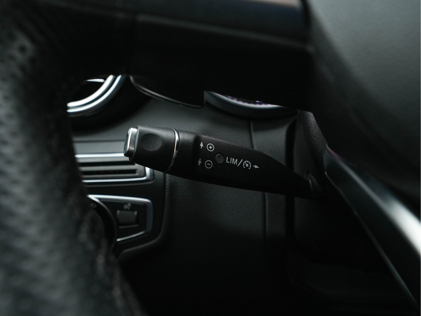 Mercedes-Benz C-Klasse 300 CDI HYBRID Lease Edition AMG-Sport-Pack Aut. *FULL-LED | ARTICO-FULL-LEATHER | NAVI-FULLMAP | SPORT-SEATS | ECC | SHIFT-PADDLES | PDC | CRUISE | CAMERA | 18''ALU *