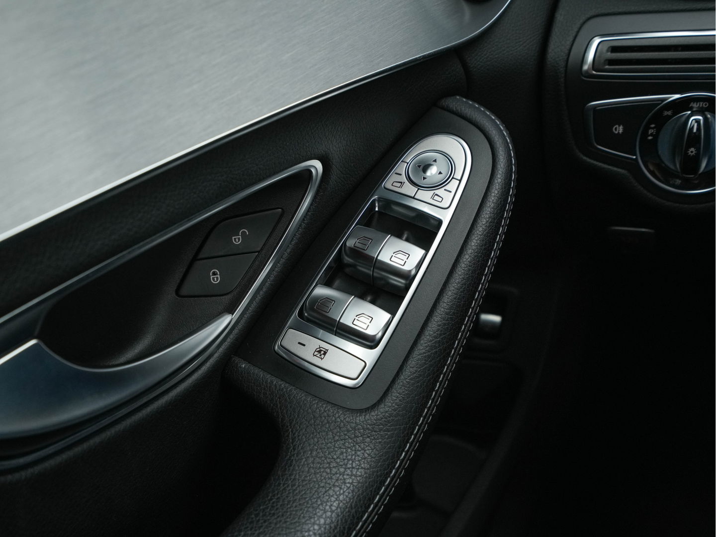 Mercedes-Benz C-Klasse 300 CDI HYBRID Lease Edition AMG-Sport-Pack Aut. *FULL-LED | ARTICO-FULL-LEATHER | NAVI-FULLMAP | SPORT-SEATS | ECC | SHIFT-PADDLES | PDC | CRUISE | CAMERA | 18''ALU *