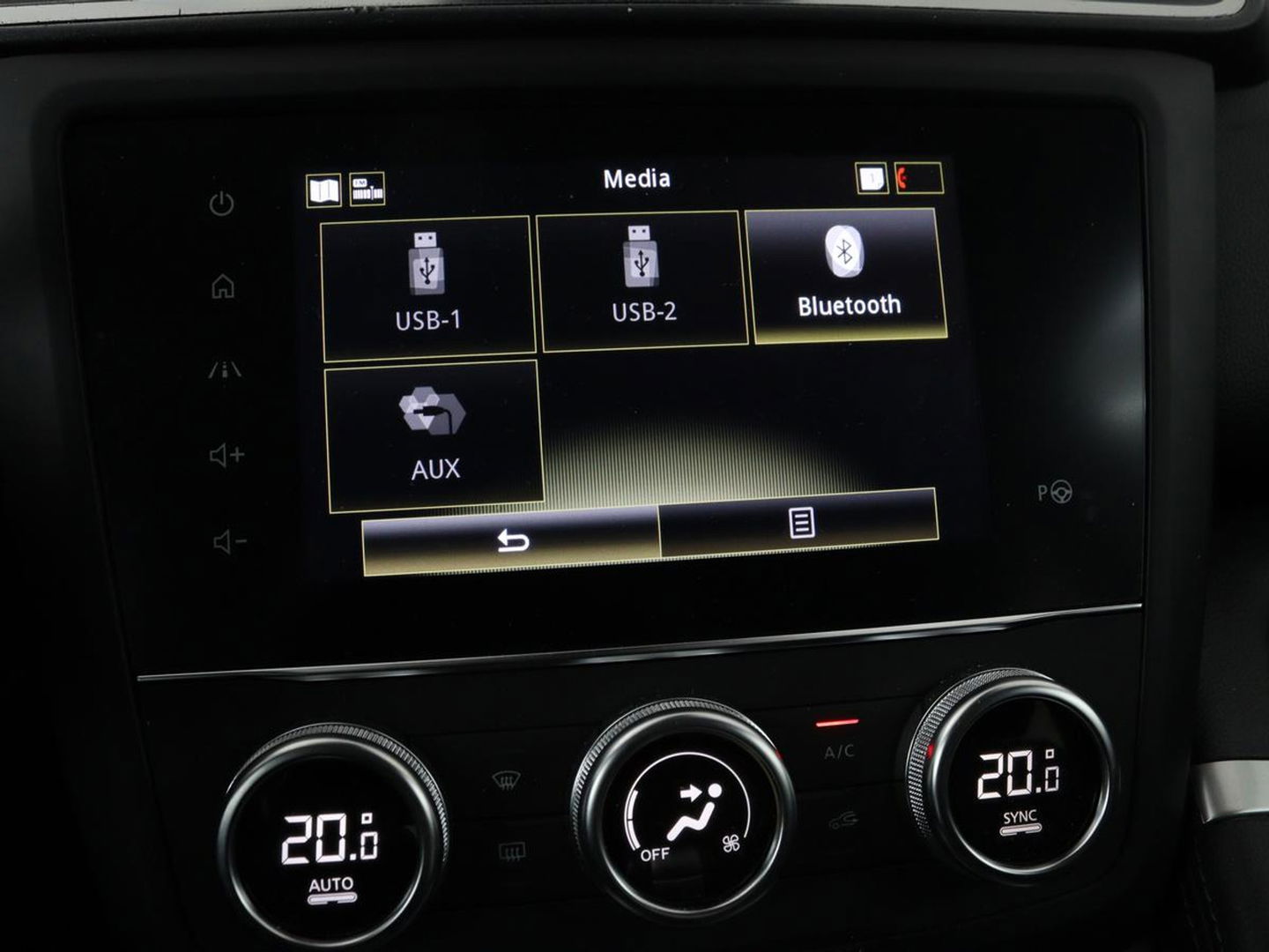 Renault Kadjar 1.3 TCe Intens | Automaat | Trekhaak | Carplay | Full LED | Navigatie | Camera | Half leder | Keyless | Climate control | Cruise control