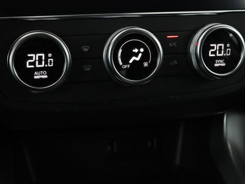 Renault Kadjar 1.3 TCe Intens | Automaat | Trekhaak | Carplay | Full LED | Navigatie | Camera | Half leder | Keyless | Climate control | Cruise control