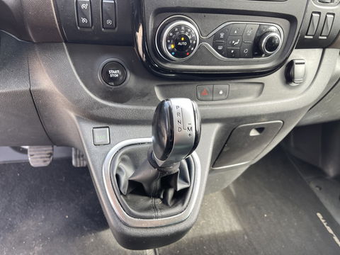 Fiat Talento 2.0 MultiJet 170pk automaat L2H1 SX DC 5 persoons / vaste prijs rijklaar € 23.950 ex btw / lease vanaf € 391 / dubbele schuifdeur / airco / cruise / navi / camera / trekhaak !