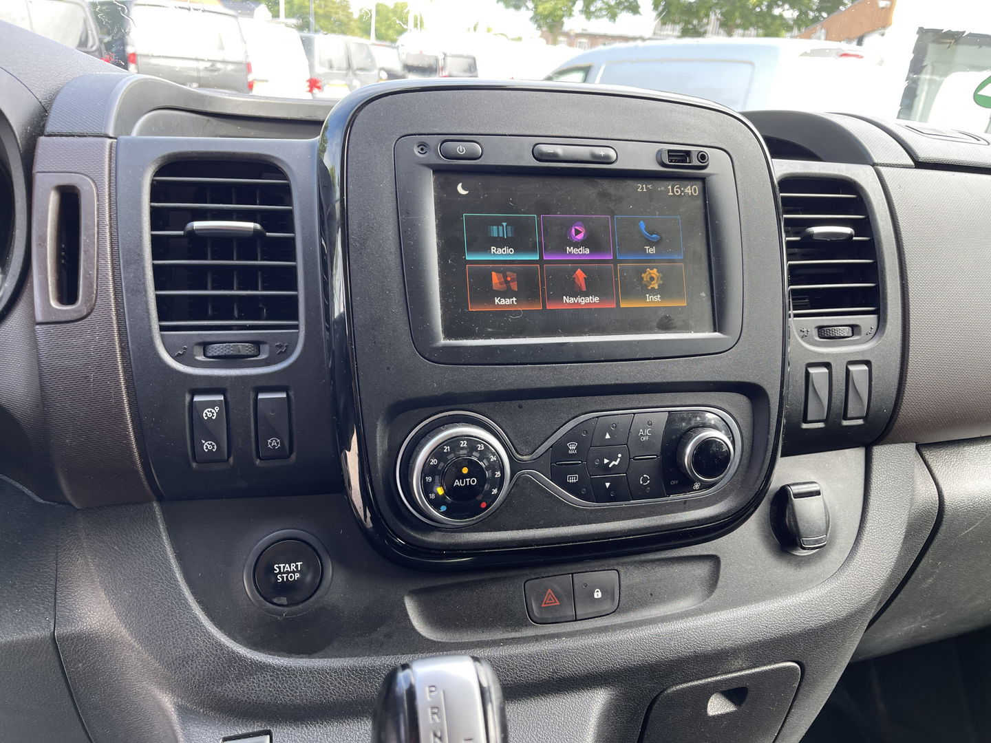 Fiat Talento 2.0 MultiJet 170pk automaat L2H1 SX DC 5 persoons / vaste prijs rijklaar € 23.950 ex btw / lease vanaf € 391 / dubbele schuifdeur / airco / cruise / navi / camera / trekhaak !