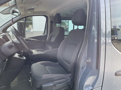 Fiat Talento 2.0 MultiJet 170pk automaat L2H1 SX DC 5 persoons / vaste prijs rijklaar € 23.950 ex btw / lease vanaf € 391 / dubbele schuifdeur / airco / cruise / navi / camera / trekhaak !