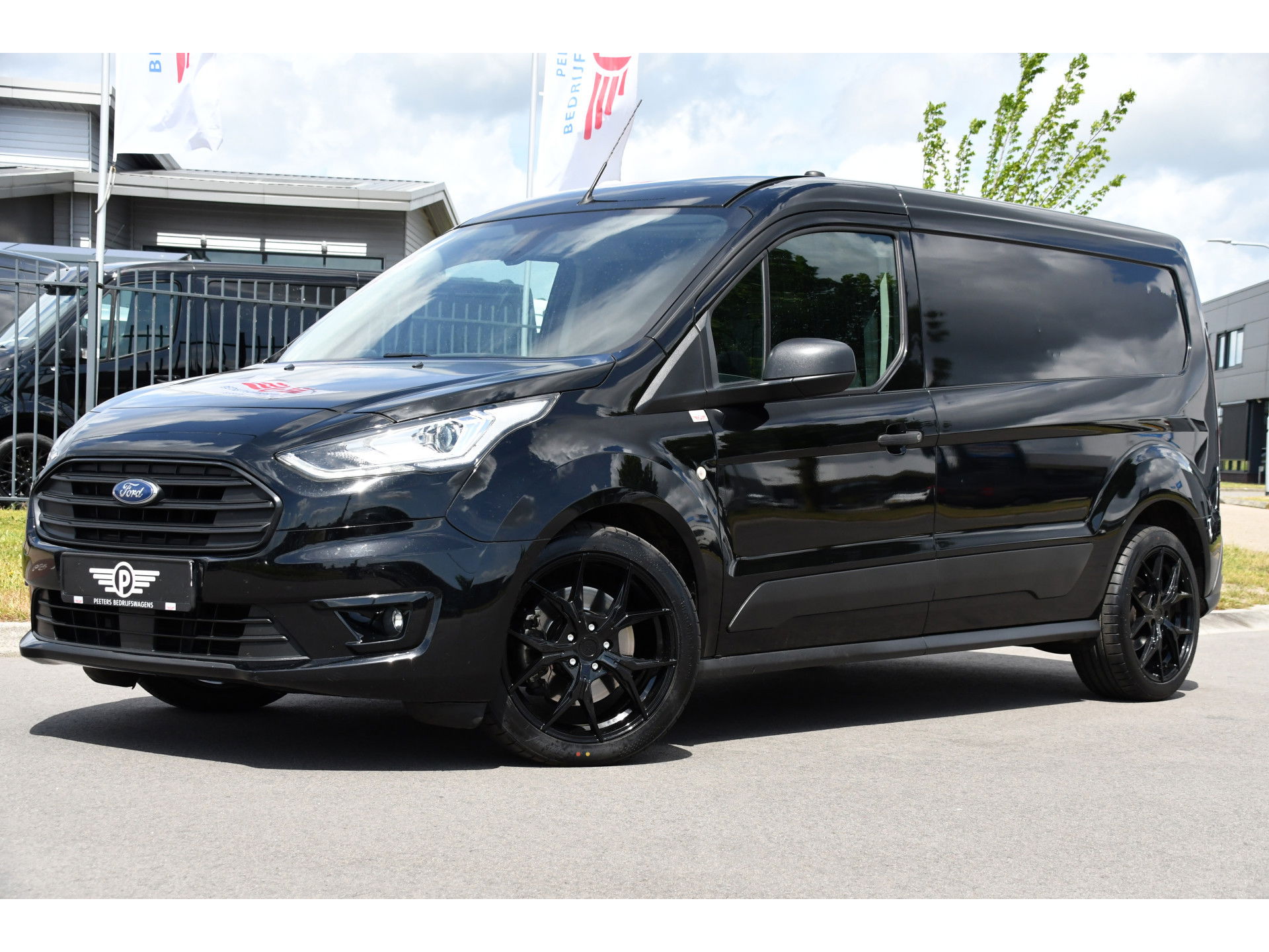 Ford Transit Connect 1.5 EcoBlue L2 Black Edition Camera, Cruise, Carplay, 120PK, Automaat, Multimedia, Automaat, Stoelverwarming, Uniek!