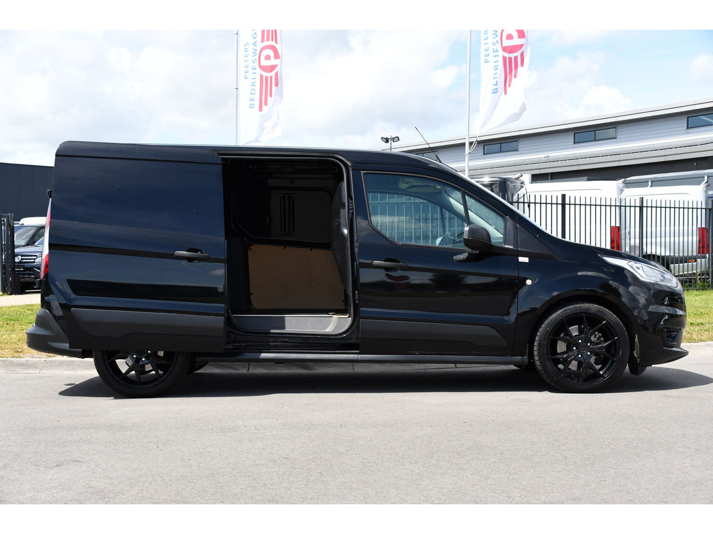 Ford Transit Connect 1.5 EcoBlue L2 Black Edition Camera, Cruise, Carplay, 120PK, Automaat, Multimedia, Automaat, Stoelverwarming, Uniek!