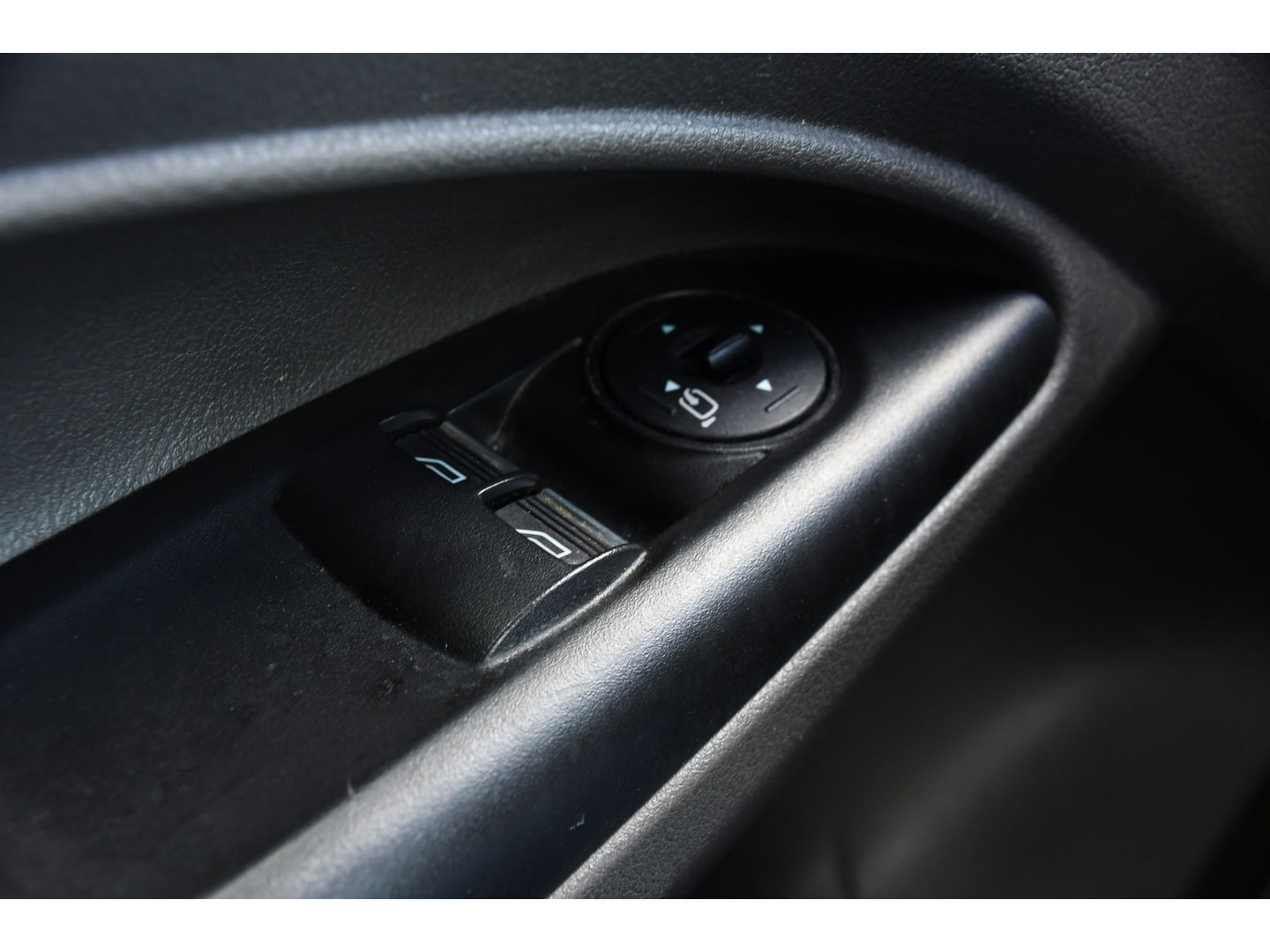 Ford Transit Connect 1.5 EcoBlue L2 Black Edition Camera, Cruise, Carplay, 120PK, Automaat, Multimedia, Automaat, Stoelverwarming, Uniek!