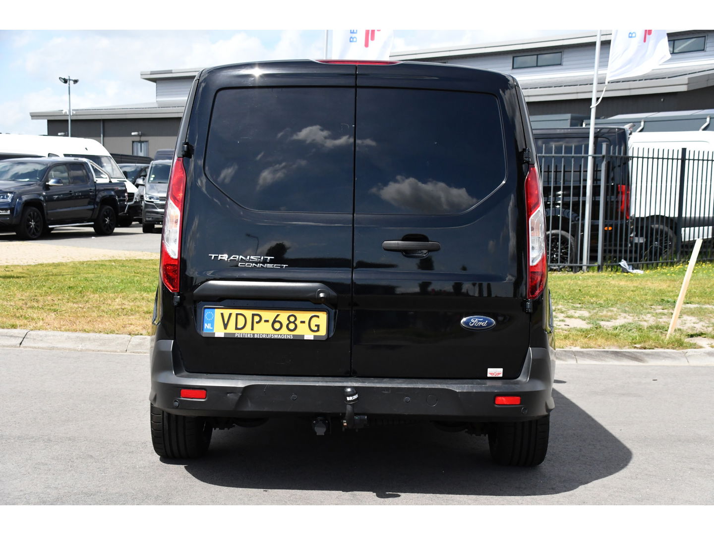 Ford Transit Connect 1.5 EcoBlue L2 Black Edition Camera, Cruise, Carplay, 120PK, Automaat, Multimedia, Automaat, Stoelverwarming, Uniek!