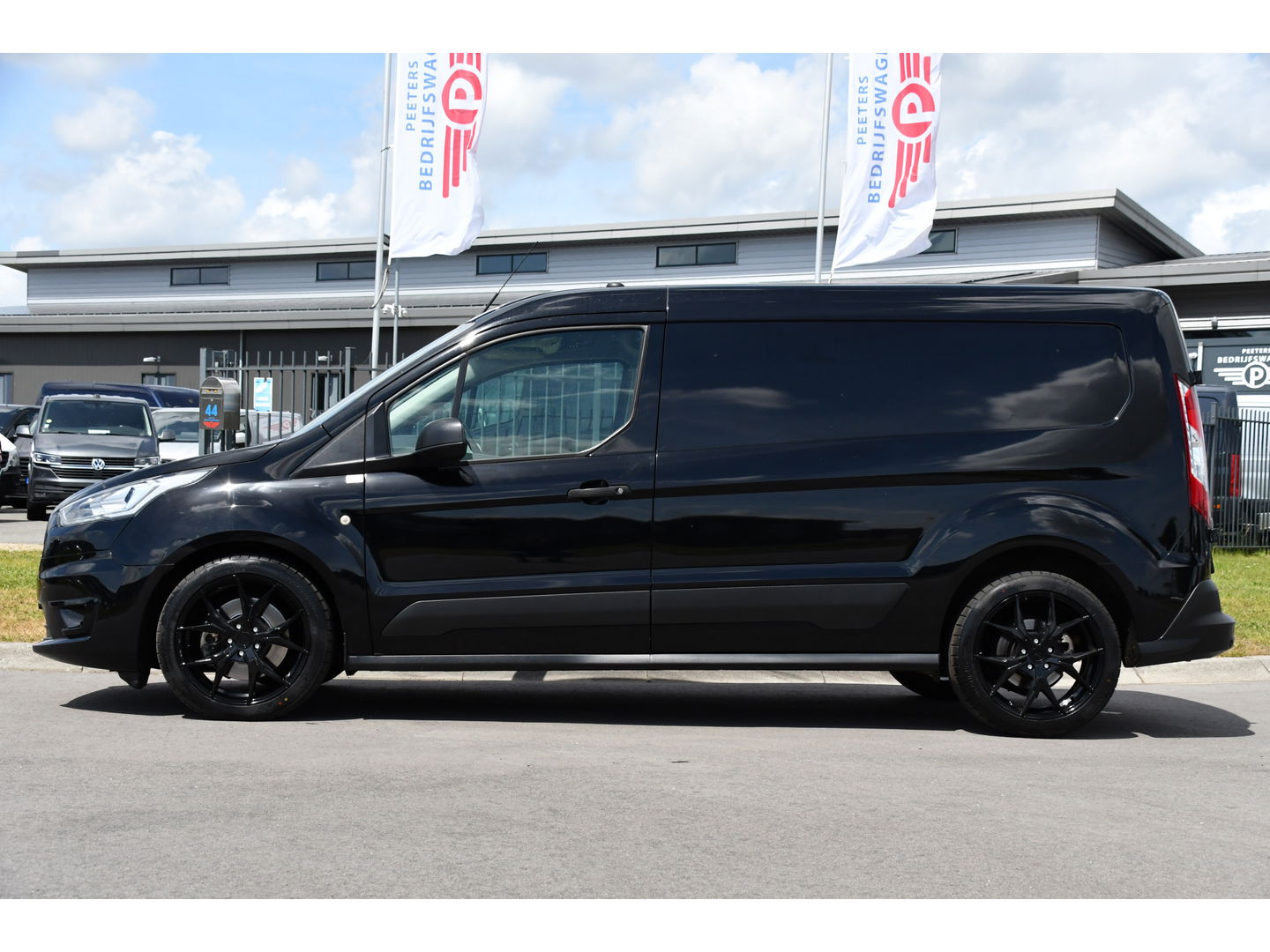 Ford Transit Connect 1.5 EcoBlue L2 Black Edition Camera, Cruise, Carplay, 120PK, Automaat, Multimedia, Automaat, Stoelverwarming, Uniek!