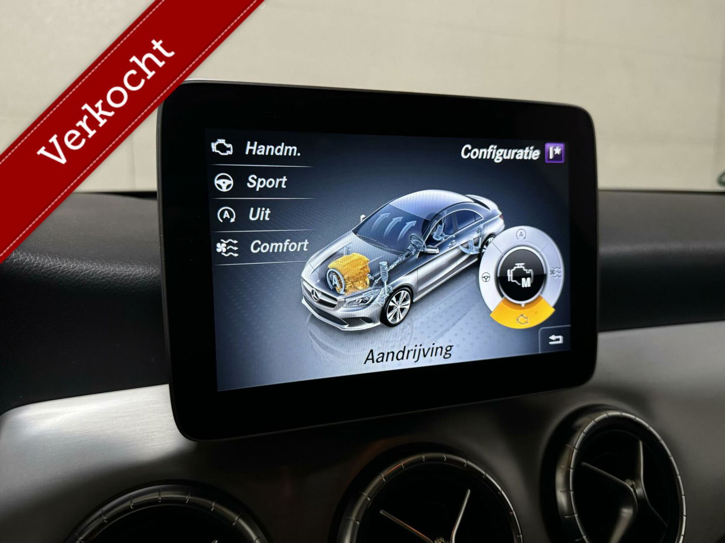 Mercedes-Benz CLA 180 Night AMG Pano Camera Cruise NAP
