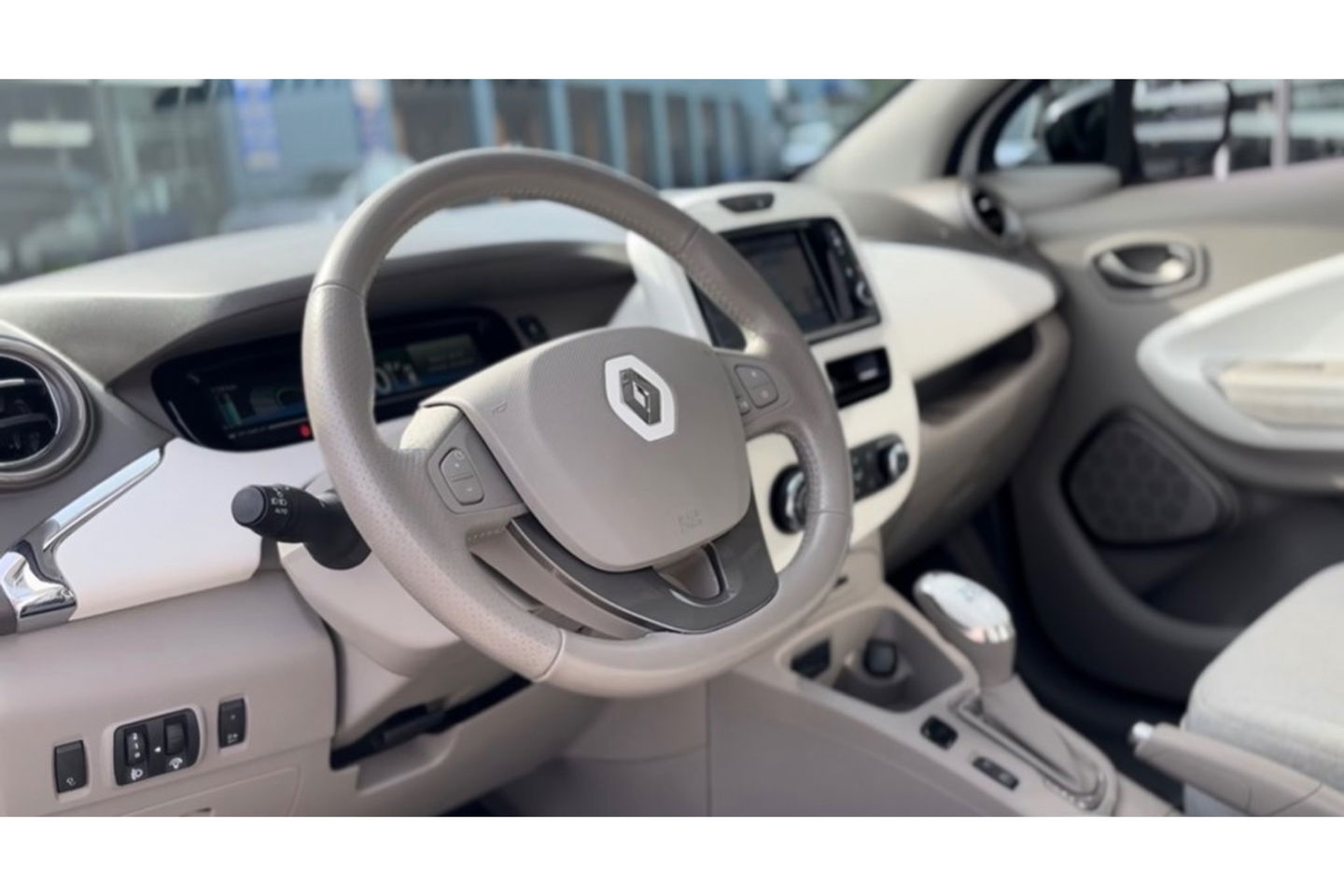 Renault ZOE R90 INTENS QC 40 AIRCO NAVI PDC CRUISE.