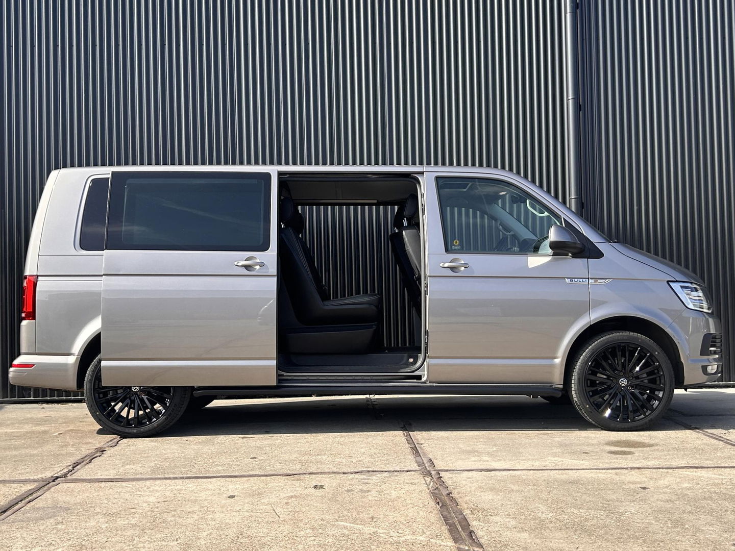 Volkswagen Transporter 199PK 2.0 TDI L2H1 DC Highline | MARGE | Standkachel | 2x schuifdeur | PANO