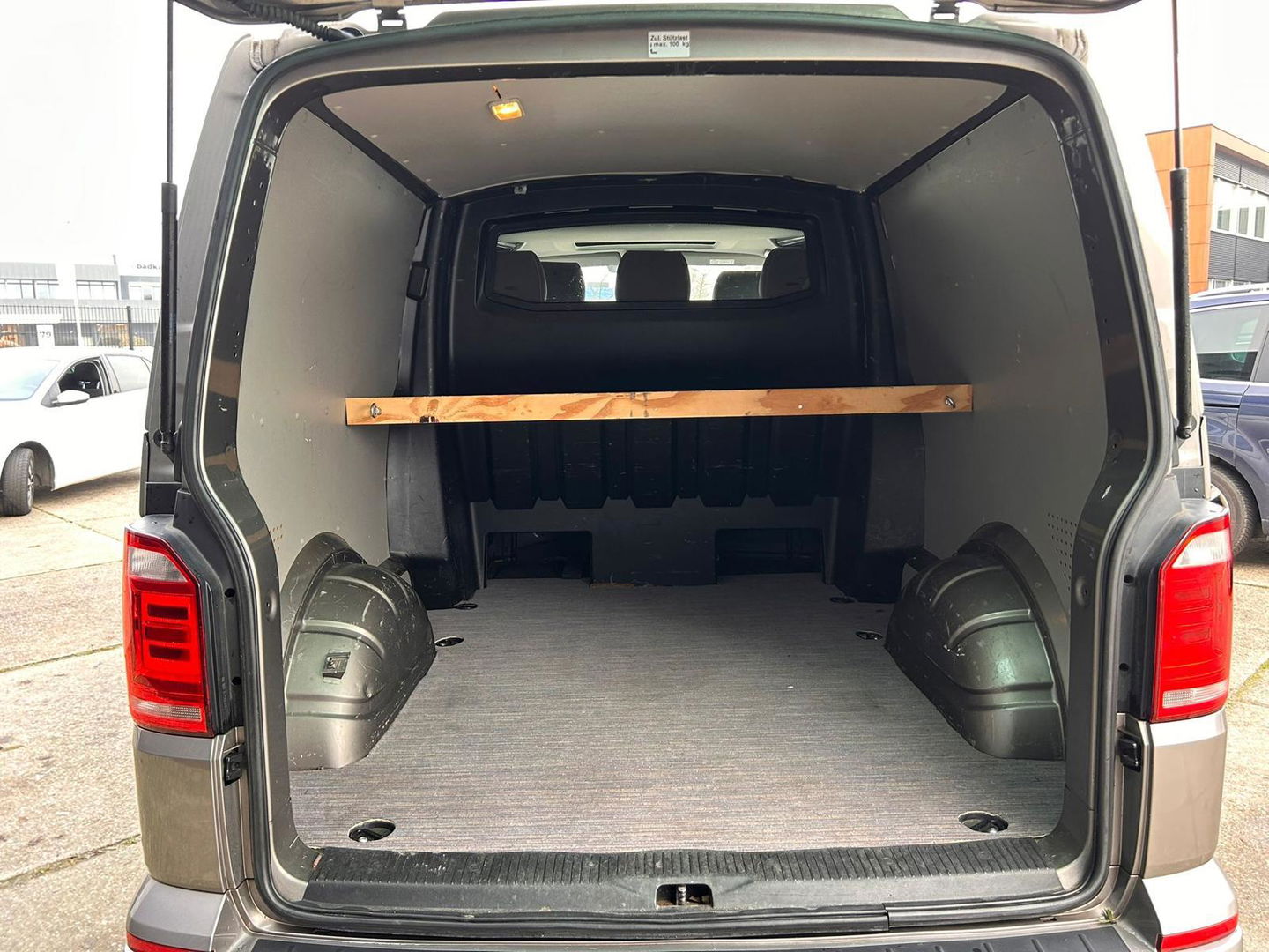 Volkswagen Transporter 199PK 2.0 TDI L2H1 DC Highline | MARGE | Standkachel | 2x schuifdeur | PANO