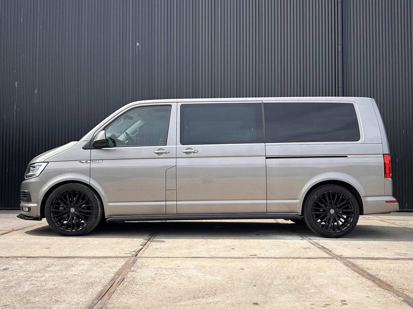 Volkswagen Transporter 199PK 2.0 TDI L2H1 DC Highline | MARGE | Standkachel | 2x schuifdeur | PANO