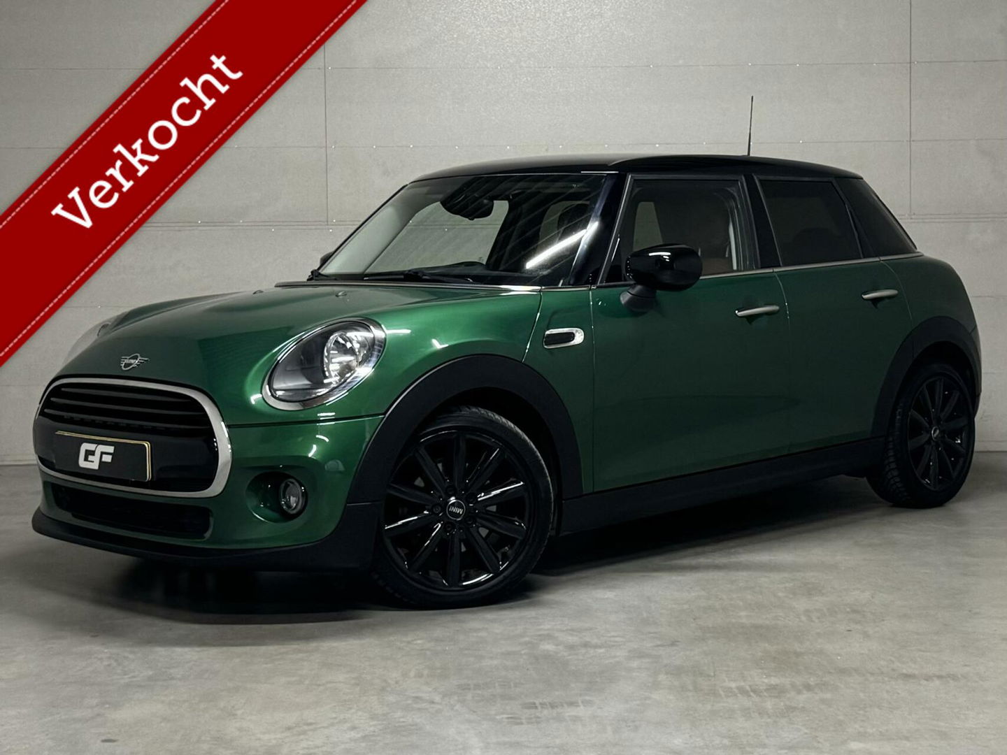 MINI Cooper Mini 1.5 Luxery Leer CarPlay Navi Cruise NAP