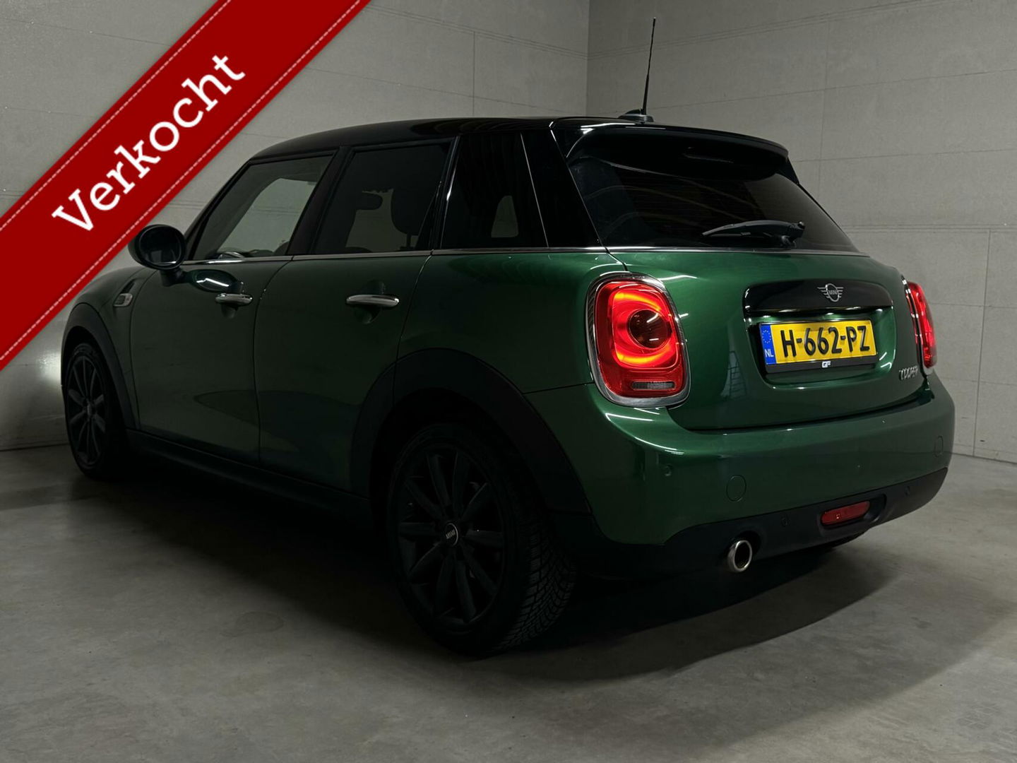 MINI Cooper Mini 1.5 Luxery Leer CarPlay Navi Cruise NAP