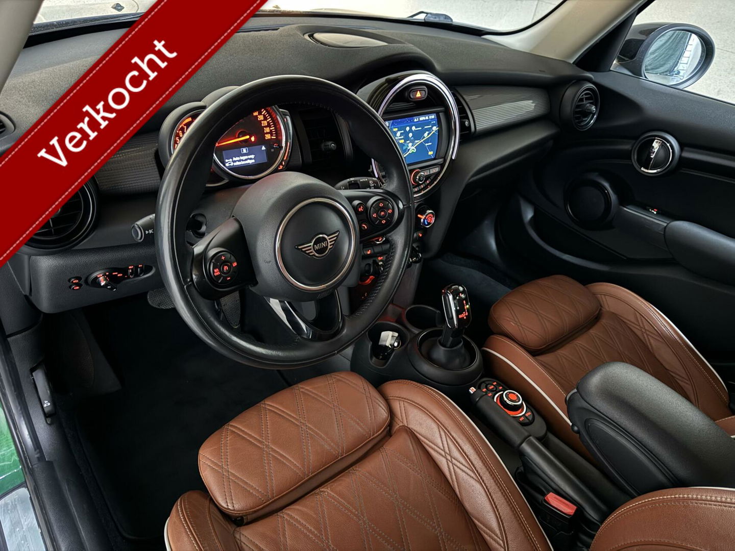 MINI Cooper Mini 1.5 Luxery Leer CarPlay Navi Cruise NAP