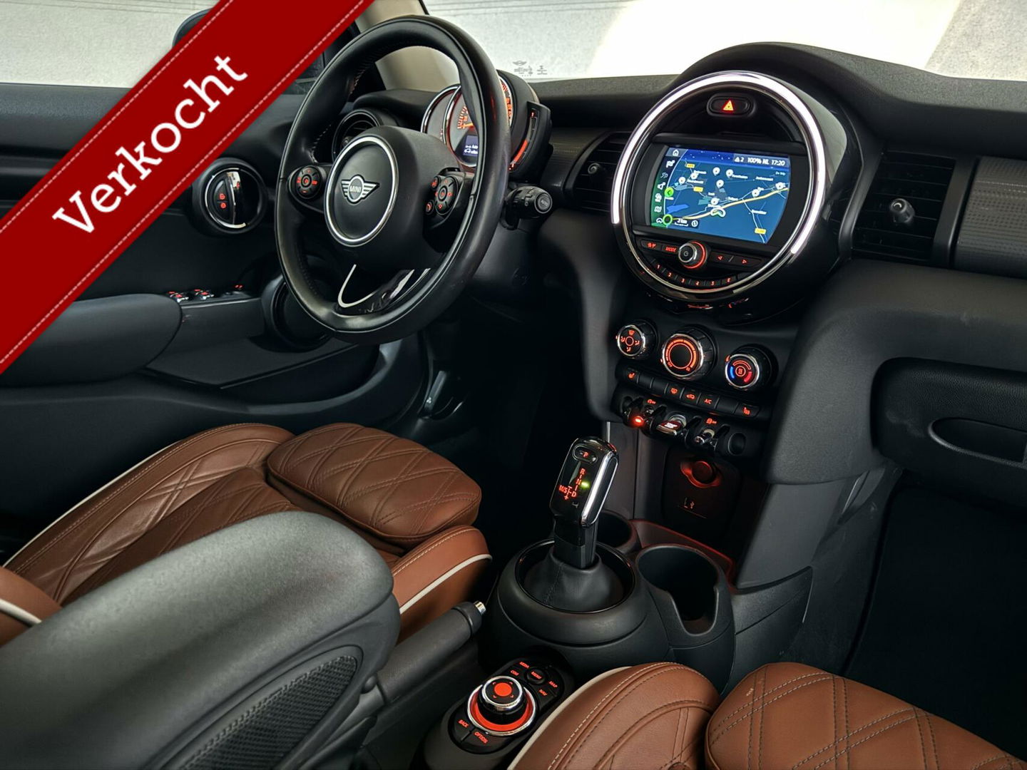 MINI Cooper Mini 1.5 Luxery Leer CarPlay Navi Cruise NAP