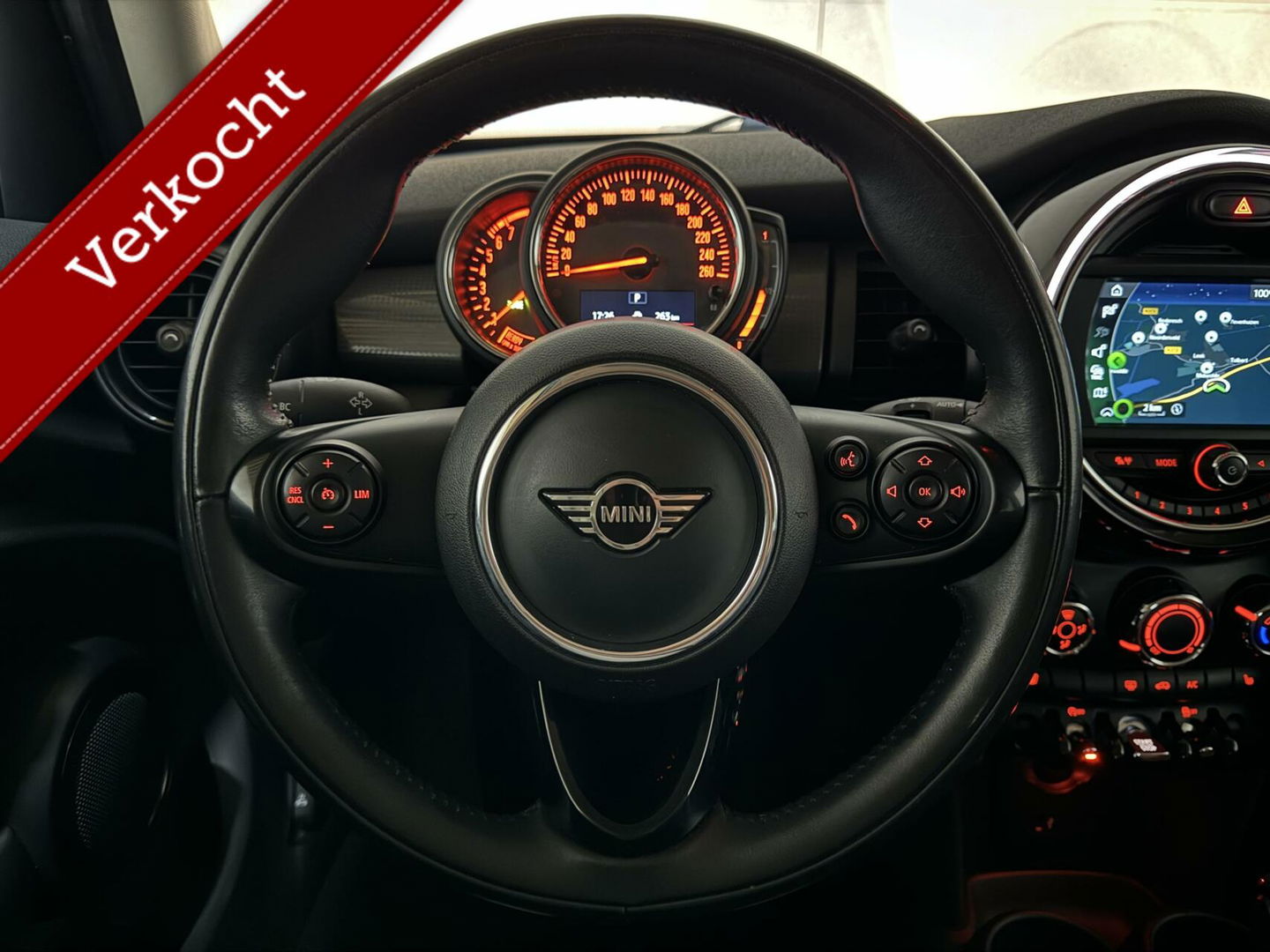 MINI Cooper Mini 1.5 Luxery Leer CarPlay Navi Cruise NAP