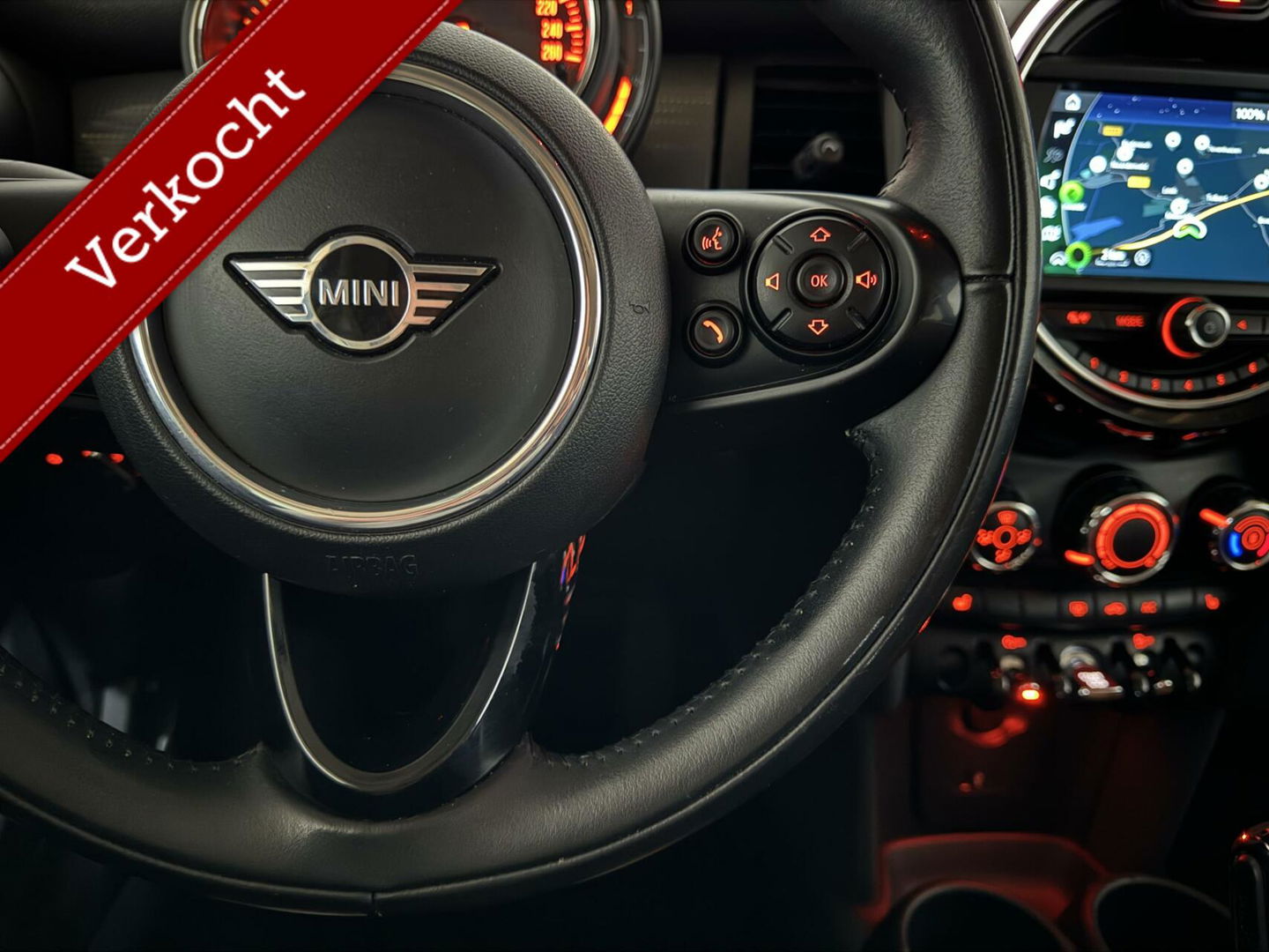MINI Cooper Mini 1.5 Luxery Leer CarPlay Navi Cruise NAP