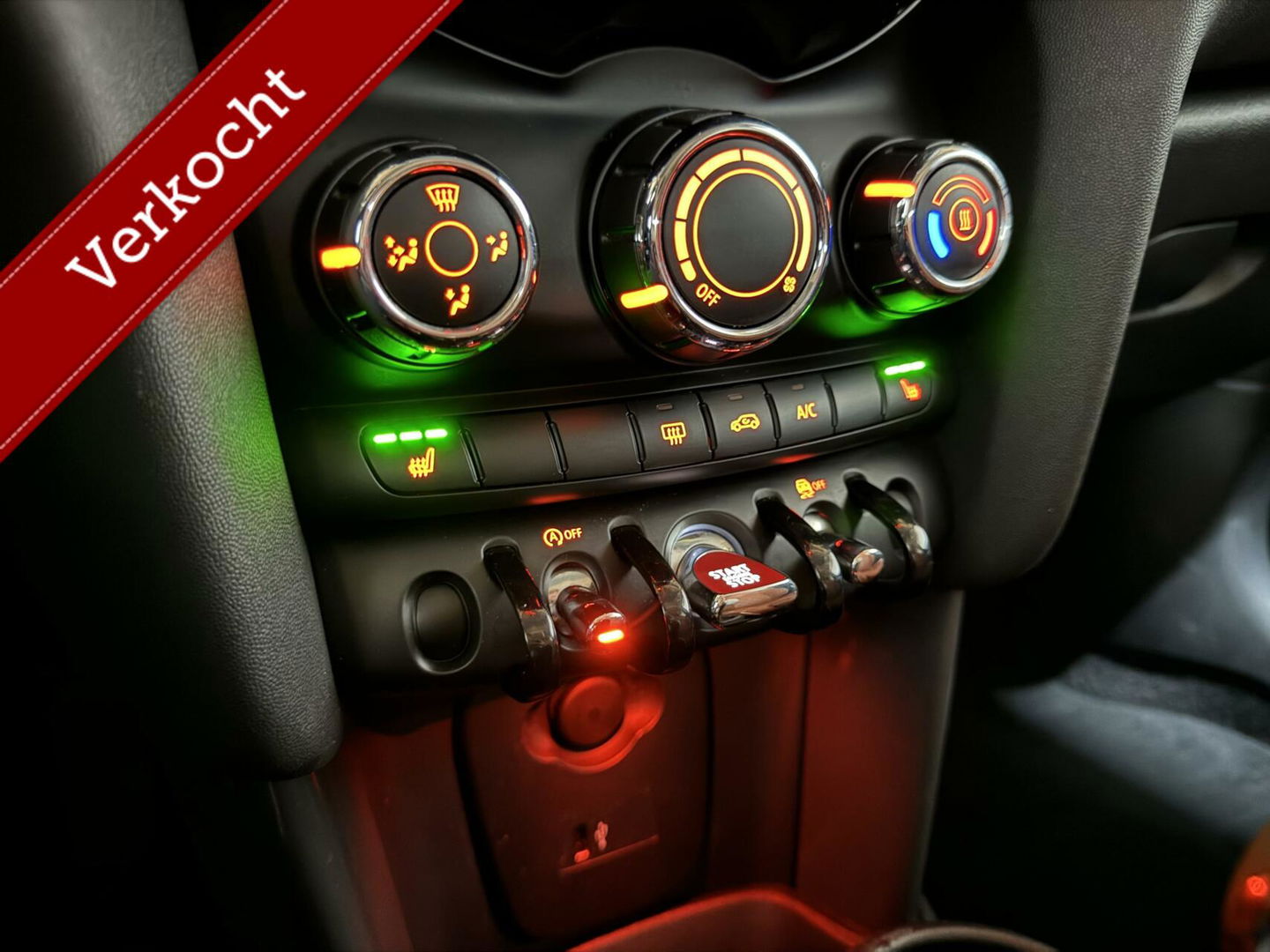 MINI Cooper Mini 1.5 Luxery Leer CarPlay Navi Cruise NAP