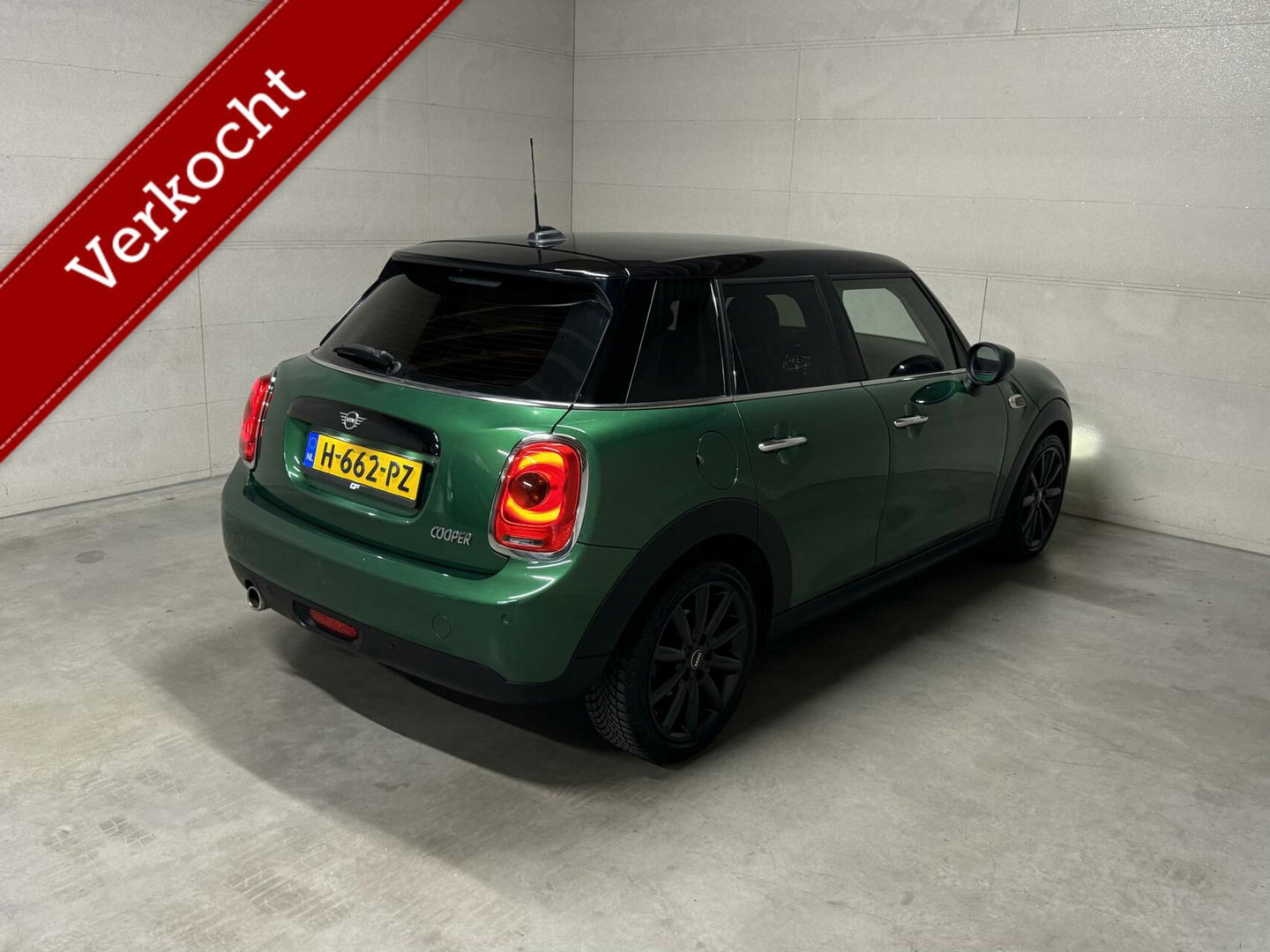 MINI Cooper Mini 1.5 Luxery Leer CarPlay Navi Cruise NAP