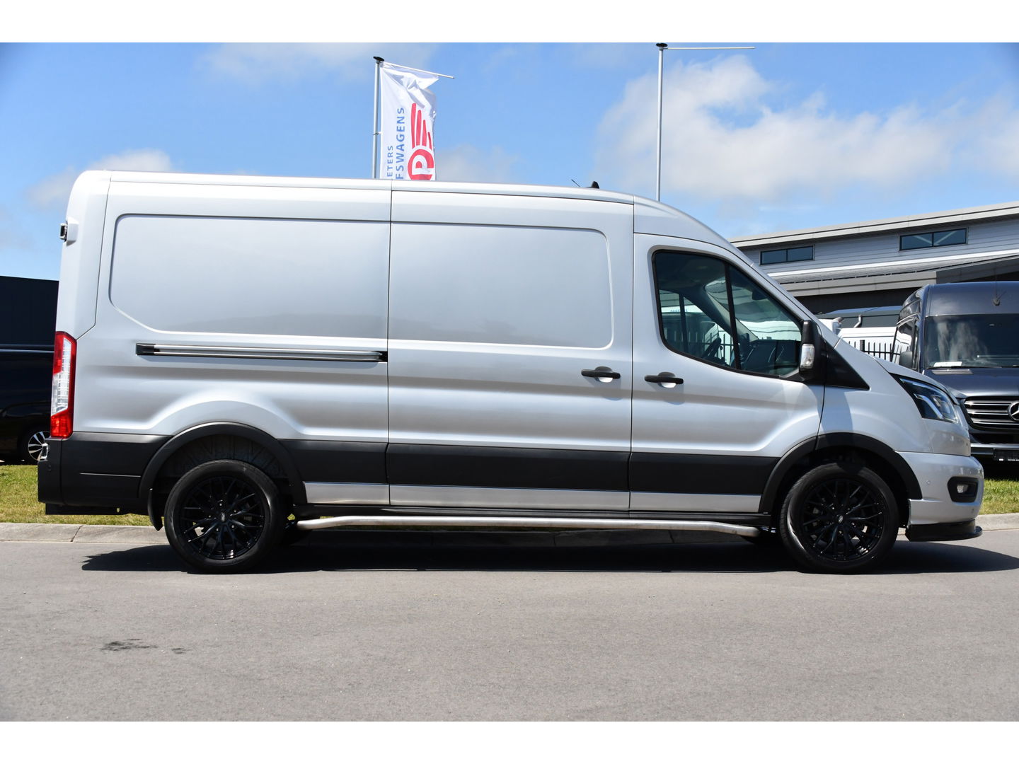 Ford Transit 350 2.0 TDCI L3H2 Limited PB Edition Adaptieve Cruise, 360 Camera, Carplay, 2 x Schuifdeur, Automaat, Xenon, Automaat, Uniek!