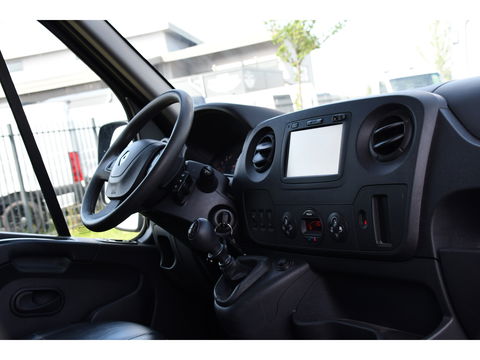 Renault Master T35 2.3 dCi L2H2 Black Edition Cruise, NAVI, Sensoren, Multimedia, Clima, Trekhaak, Airco, 145PK, Uniek!