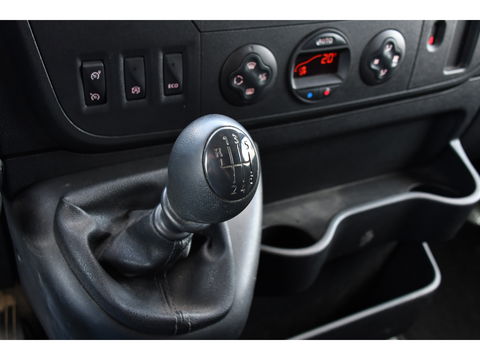 Renault Master T35 2.3 dCi L2H2 Black Edition Cruise, NAVI, Sensoren, Multimedia, Clima, Trekhaak, Airco, 145PK, Uniek!