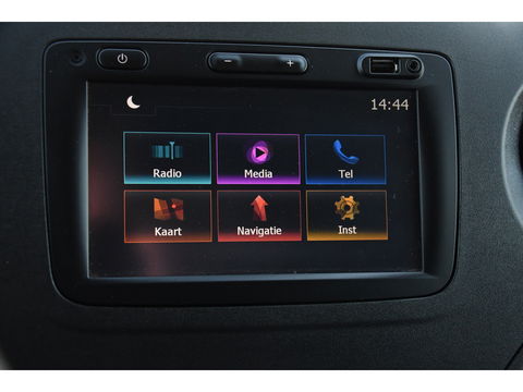Renault Master T35 2.3 dCi L2H2 Black Edition Cruise, NAVI, Sensoren, Multimedia, Clima, Trekhaak, Airco, 145PK, Uniek!