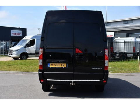 Renault Master T35 2.3 dCi L2H2 Black Edition Cruise, NAVI, Sensoren, Multimedia, Clima, Trekhaak, Airco, 145PK, Uniek!